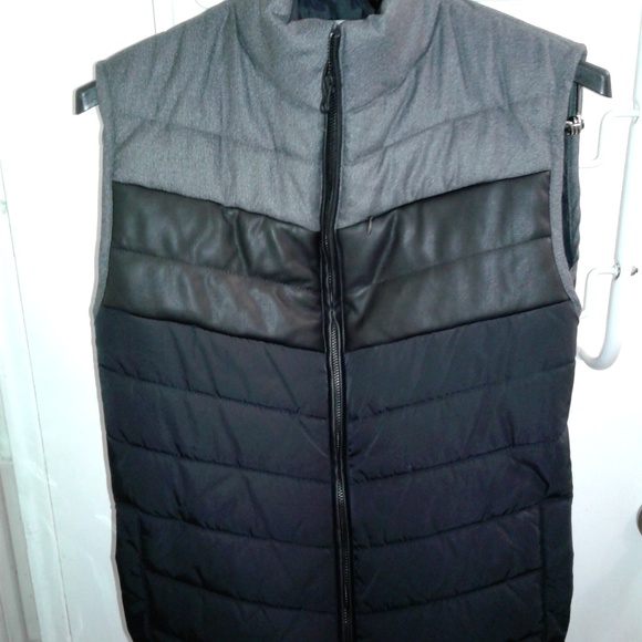 Kenneth cole puffer vest - Picture 2 of 5